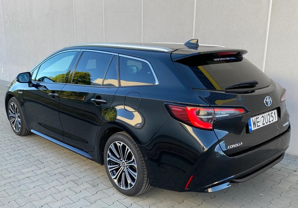 Toyota Corolla cena 105798 przebieg: 71000, rok produkcji 2020 z Łowicz małe 254